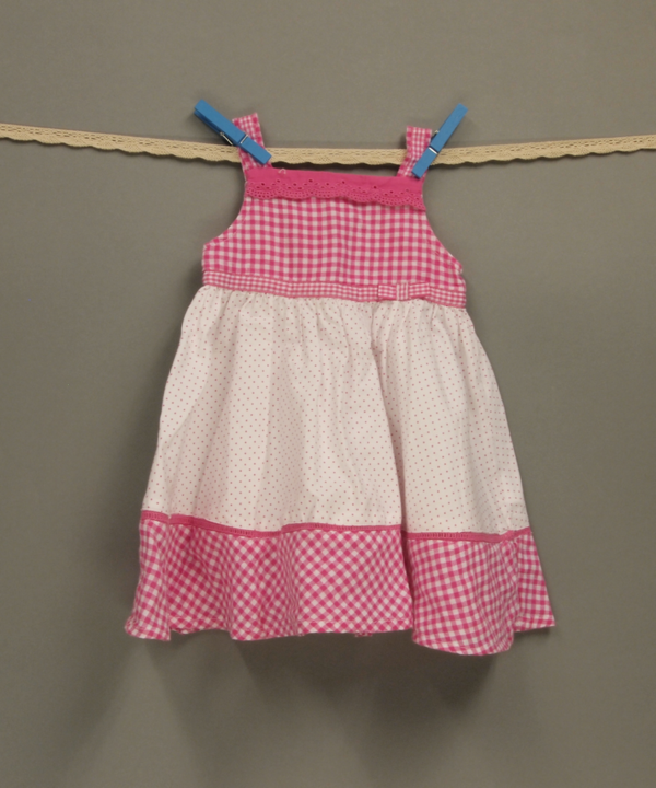 Luftiges Kleidchen von mothercare mit hübschen Details (62/68)